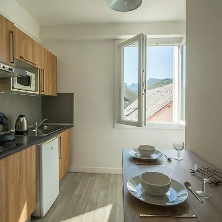 Le Jungle - - Proche Sanctuaire *